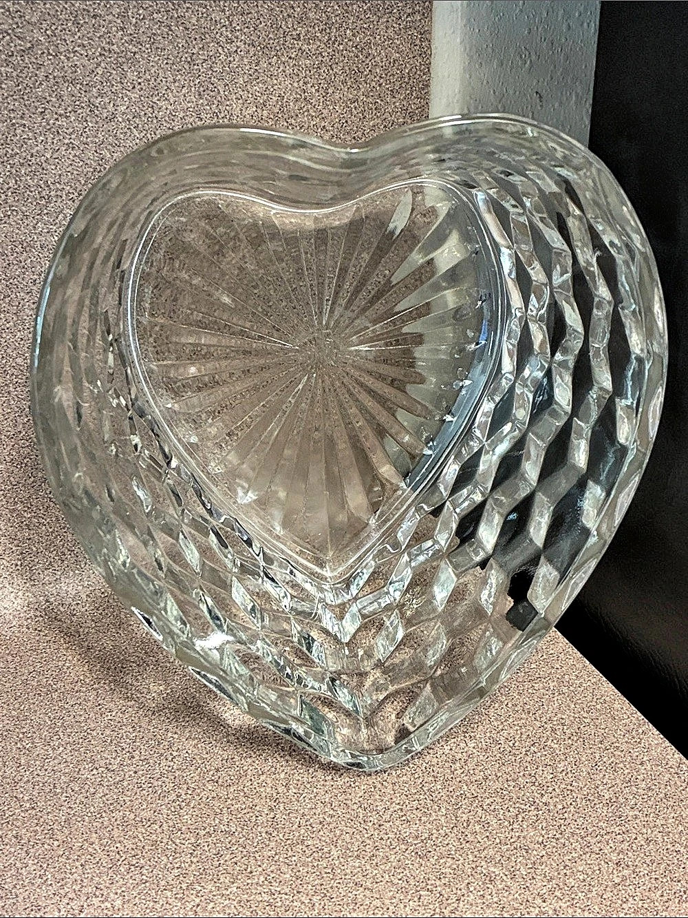 Heart-Shaped Faceted Glass Decorative Bowl